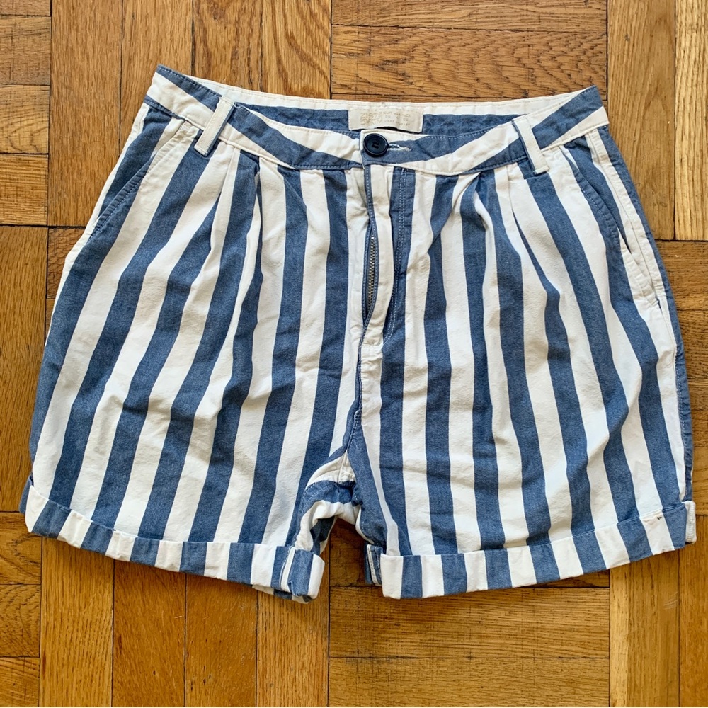 Z1975 DENIM size 4 Blue & White Striped Mid-Rise Cuffed Hem Shorts